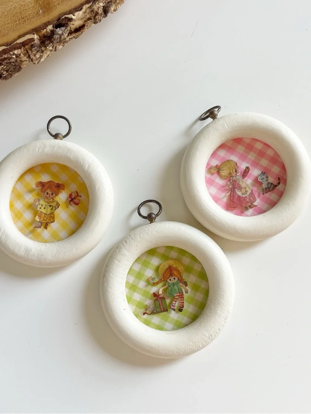Vintage 1970’s White Round Gingham Doll Art Wall Hangings (Set of 3)